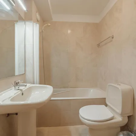 Apartamento Downtown Trindade With Terrace By Vacationy *