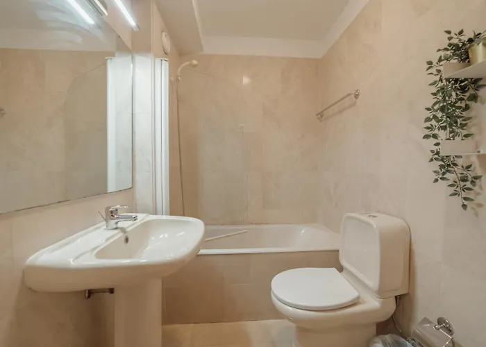 Lejlighed Downtown Trindade With Terrace By Vacationy *