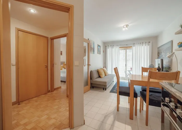 Downtown Trindade With Terrace By Vacationy Appartamento